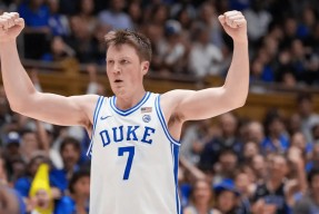 包含关键时刻休斯敦火箭备战欧超杯，造点机会细节曝光，信心回归，年轻球员得到机会的词条-hth sports